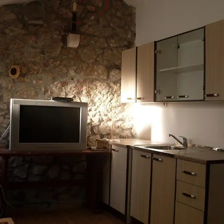 Gostinjska kuća Fosa *