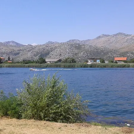 Gostinjska kuća Fosa *